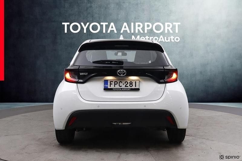 Käytetty Toyota Yaris Life 72 HP (52 kW) 2022 Valkoinen Viistoperä