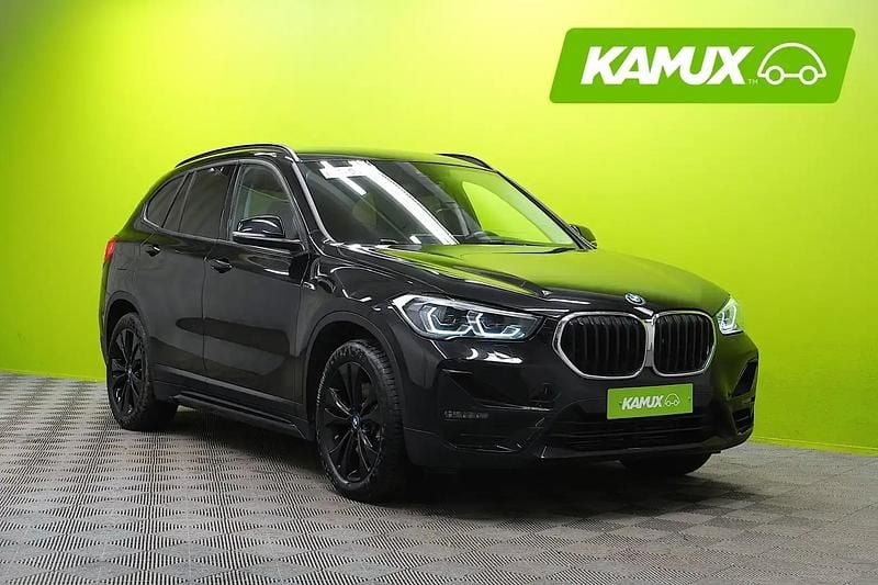 Käytetty BMW X1 Sport Line 220 HP (161 kW) 2022 Musta Katumaasturi