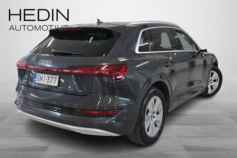 Käytetty Audi e-tron Advanced Plus 300 kW (408 HP) 2019 Harmaa Katumaasturi