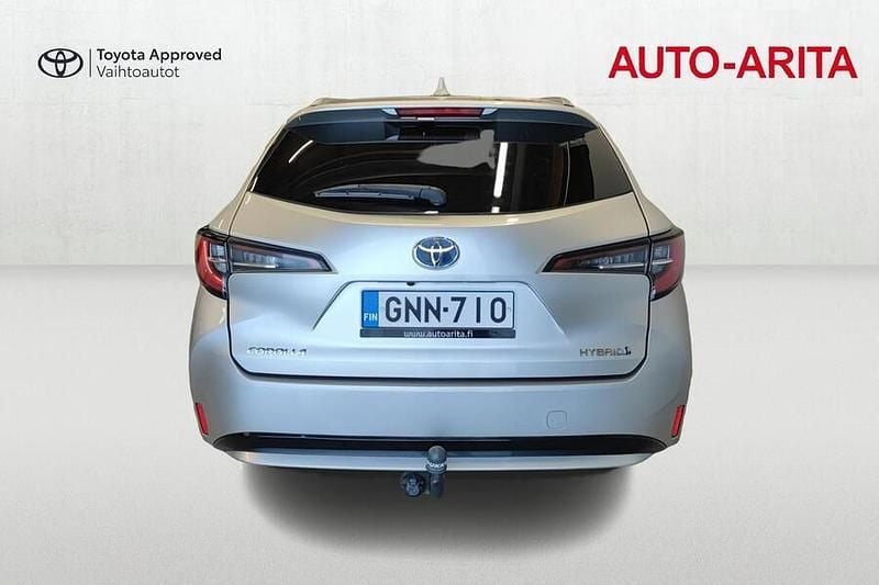 Käytetty Toyota Corolla Active 122 HP (89 kW) 2019 Hopea Farmari