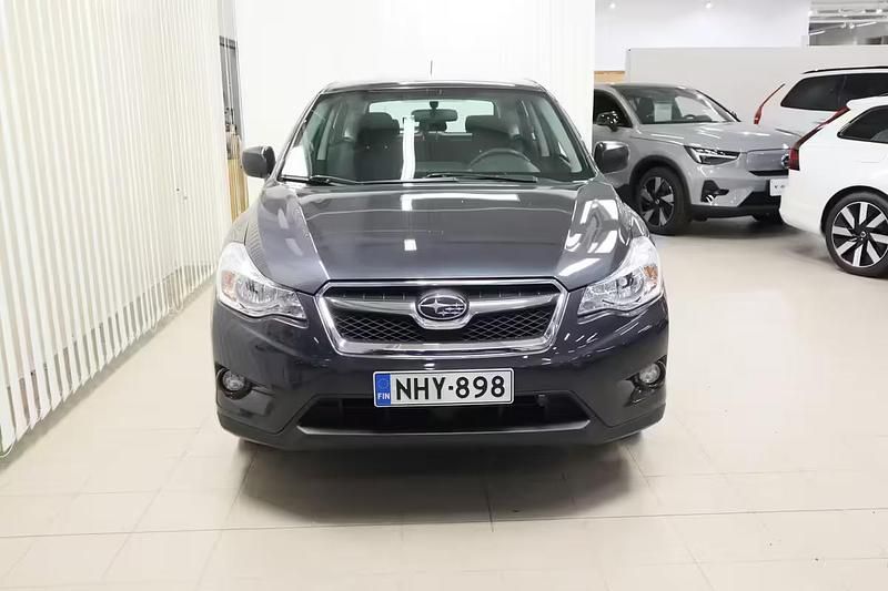 Käytetty Subaru XV 150 HP (110 kW) 2012 Harmaa Katumaasturi