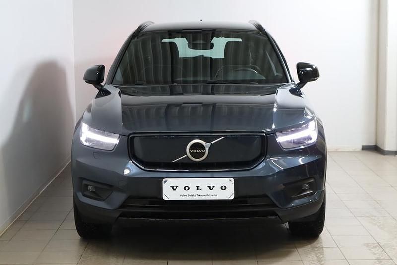 Käytetty Volvo XC40 Business Edition 169 kW (231 HP) 2022 Sininen Katumaasturi