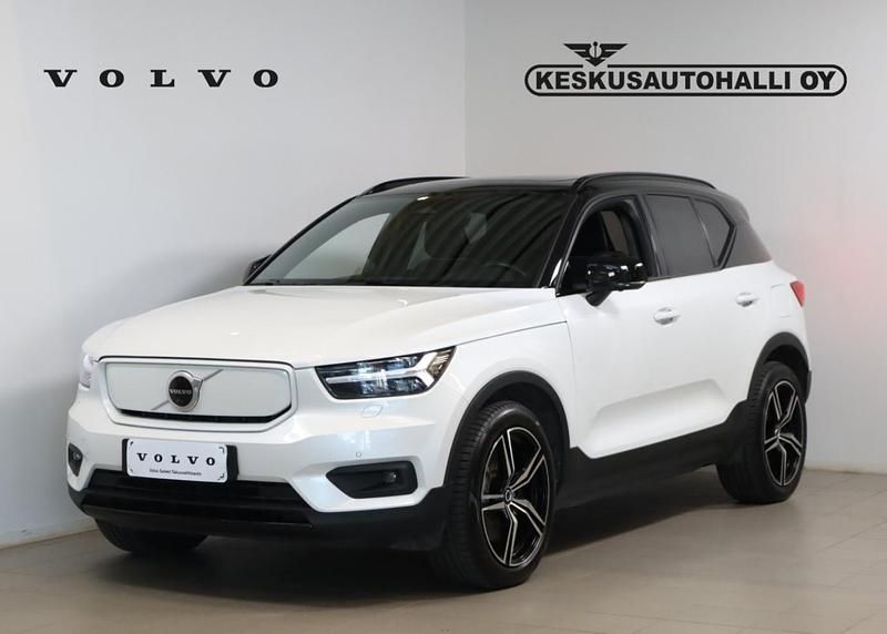 Valkoinen Käytetty 2021 Volvo XC40 R-Design Katumaasturi | 31 900 € (Hieman kallis) - Kuva 1/4