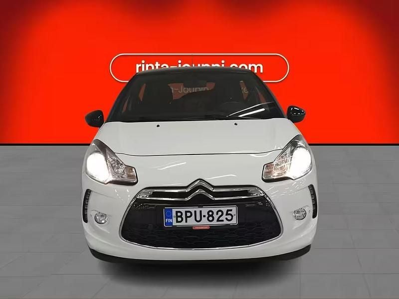 Käytetty Citroën DS3 So Chic 120 HP (88 kW) 2012 Valkoinen Viistoperä