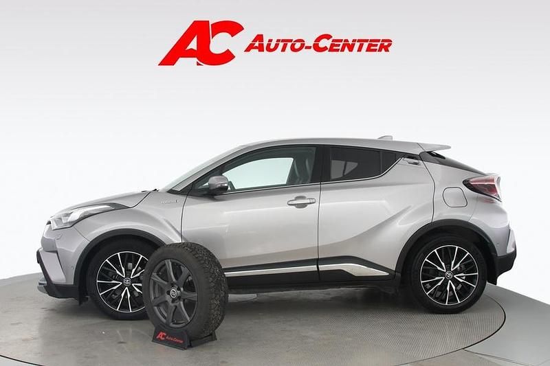 Käytetty Toyota C-HR Premium 122 HP (89 kW) 2017 Hopea Katumaasturi