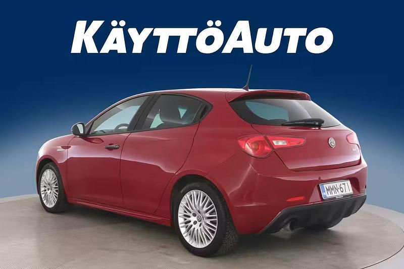 Käytetty Alfa Romeo Giulietta Super 170 HP (125 kW) 2016 Punainen Viistoperä