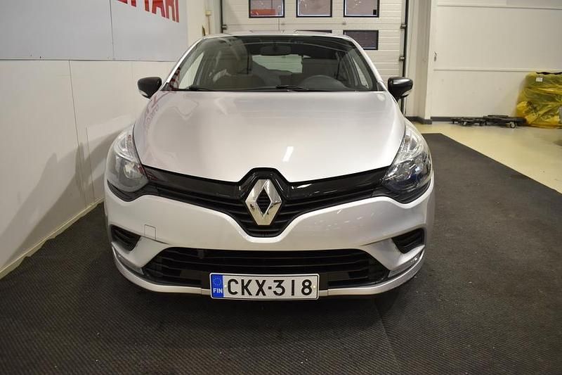 Käytetty Renault Clio IV LIMITED 73 HP (53 kW) 2017 Viistoperä