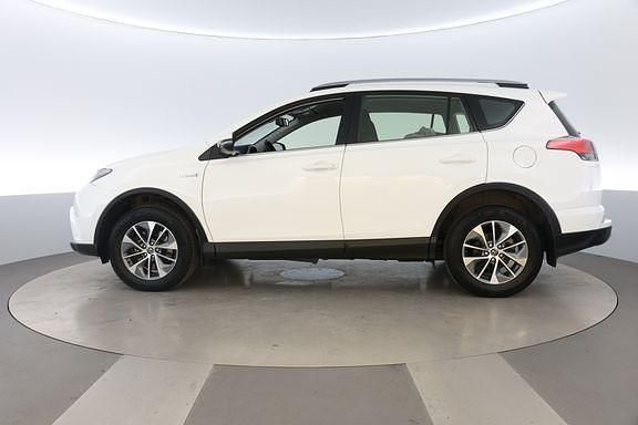 Käytetty Toyota RAV4 Edition 153 HP (112 kW) 2017 Valkoinen Katumaasturi