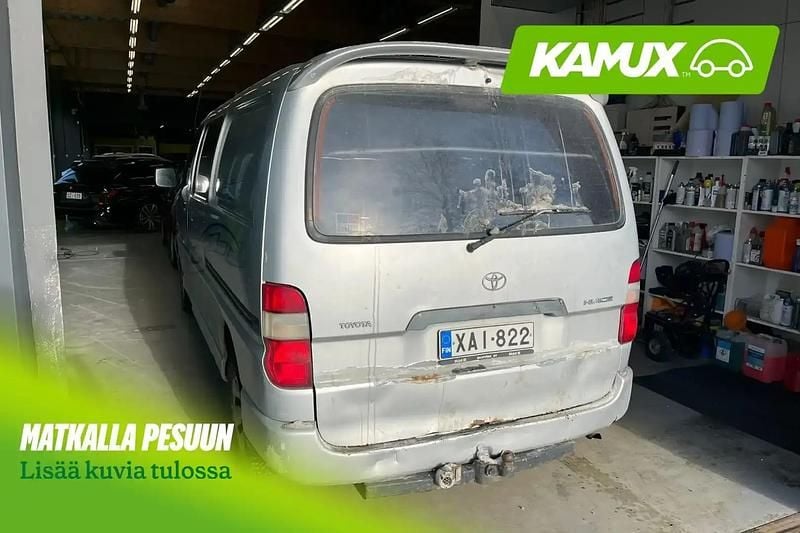 Käytetty Toyota HiAce 102 HP (75 kW) 2005 Hopea / harmaa Van