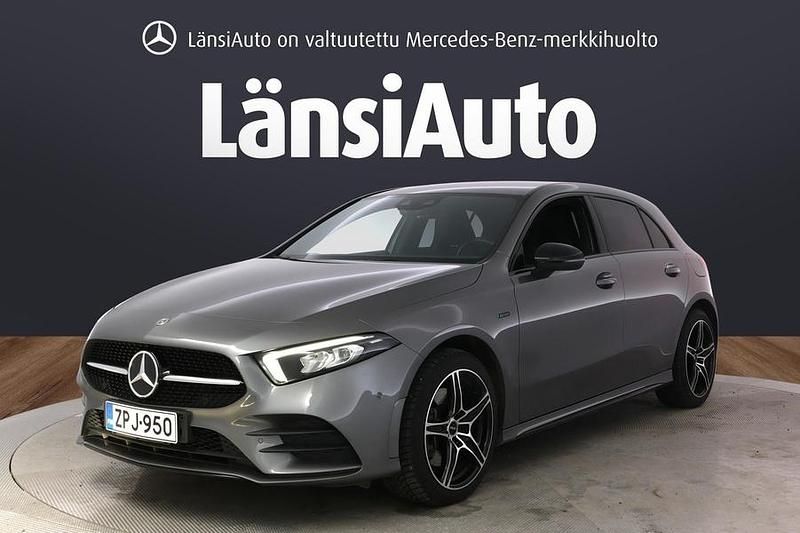 Käytetty Mercedes A250 Business 160 HP (117 kW) 2020 Harmaa Viistoperä