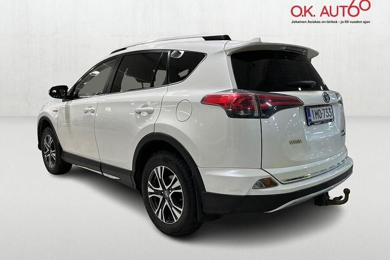 Käytetty Toyota RAV4 Hybrid Active 155 HP (114 kW) 2016 Valkoinen Katumaasturi