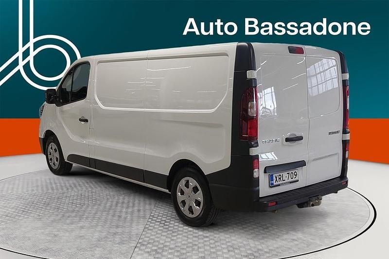 Käytetty Renault Trafic 150 HP (110 kW) 2023 Tila-auto