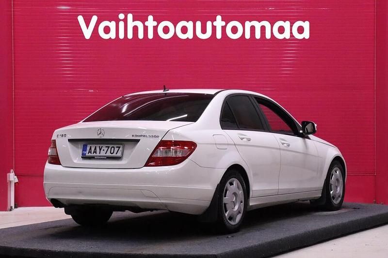 Käytetty Mercedes C180 156 HP (114 kW) 2007 Sedan
