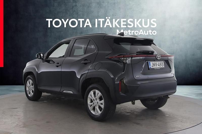 Käytetty Toyota Yaris Cross 116 HP (85 kW) 2025 Musta Katumaasturi