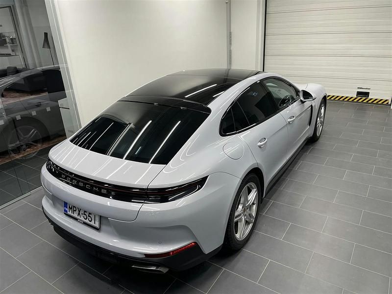 Käytetty Porsche Panamera 4 464 HP (341 kW) 2024 Harmaa Sedan