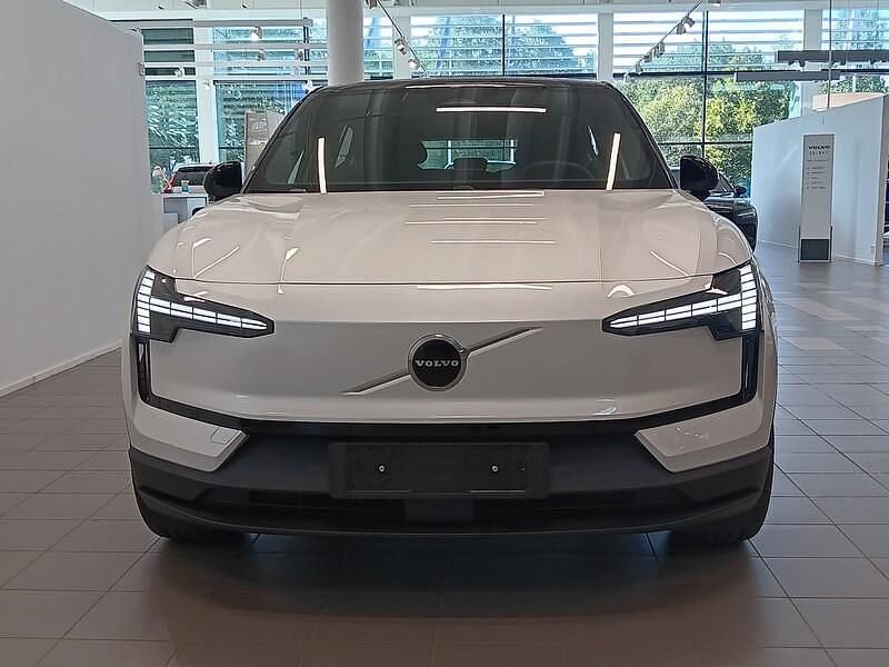Käytetty Volvo EX30 Plus 200 kW (272 HP) 2024 Katumaasturi