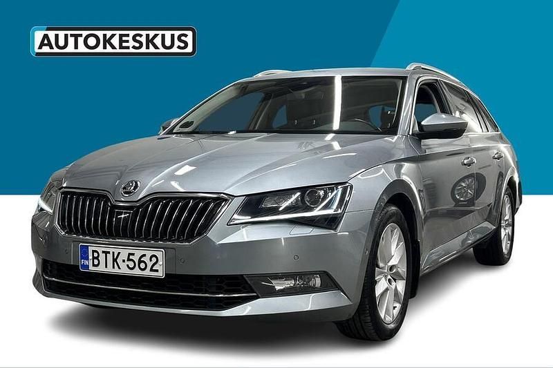 Harmaa Käytetty 2016 Skoda Superb Style Farmari | 24 590 € (Perustarjous) - Kuva 1/2