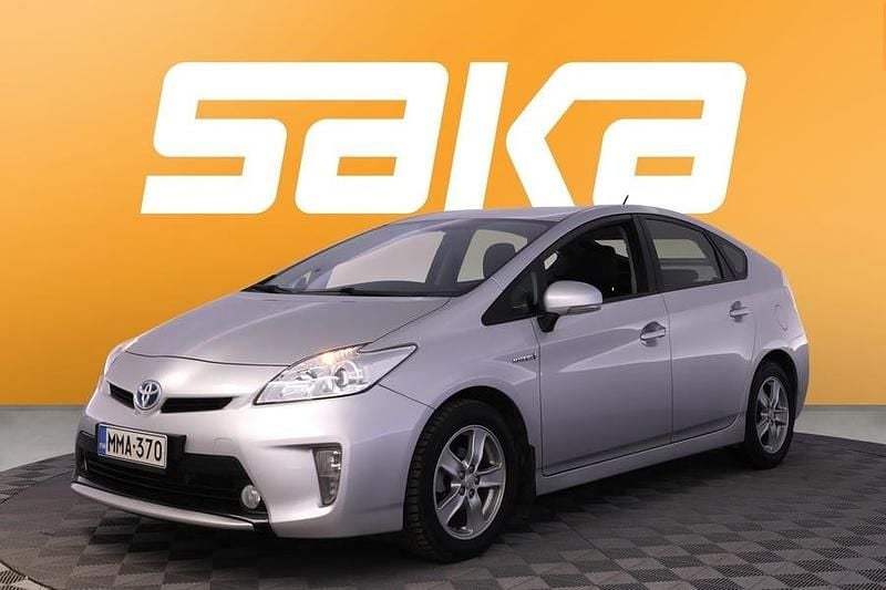Käytetty Toyota Prius Active 99 HP (72 kW) 2015 Viistoperä