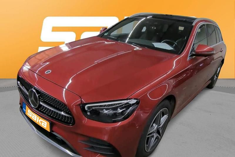 Käytetty 2022 Mercedes E300 Avantgarde Farmari | 33 900 € - Kuva 1/4