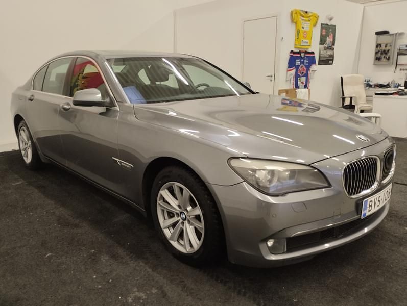 Käytetty BMW 730 245 HP (180 kW) 2012 Sedan