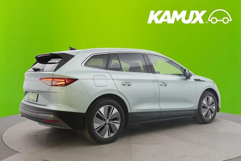 Käytetty Skoda Enyaq iV Loft 150 kW (204 HP) 2021 Hopea / harmaa Katumaasturi