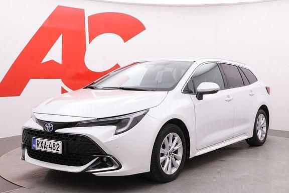 040 Käytetty 2024 Toyota Corolla Anniversary Farmari | 32 990 € (Kallis) - Kuva 1/4