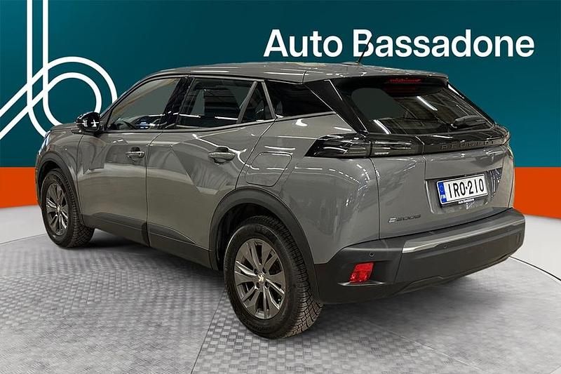 Käytetty Peugeot e-2008 Active 114 kW (156 HP) 2023 Katumaasturi