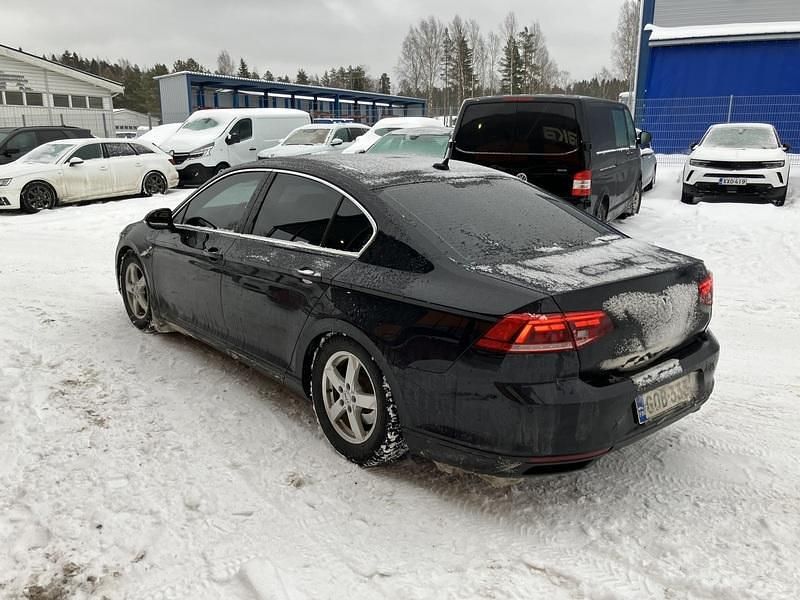 Käytetty VW Passat Style 150 HP (110 kW) 2020 Sedan