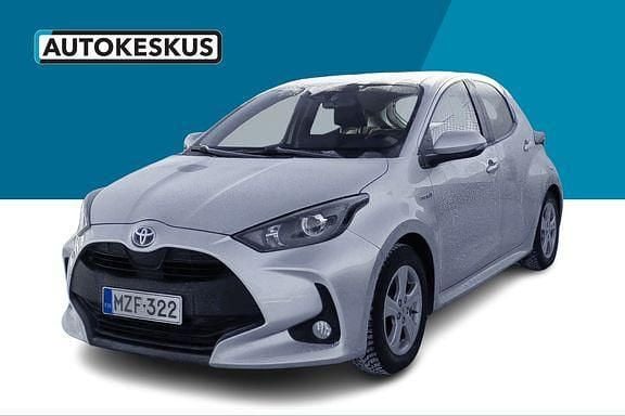 Käytetty Toyota Yaris Active 114 HP (83 kW) 2021 Hopea Viistoperä