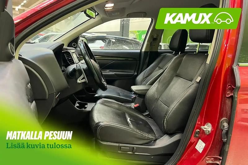 Käytetty Mitsubishi Outlander 150 HP (110 kW) 2016 Punainen Katumaasturi