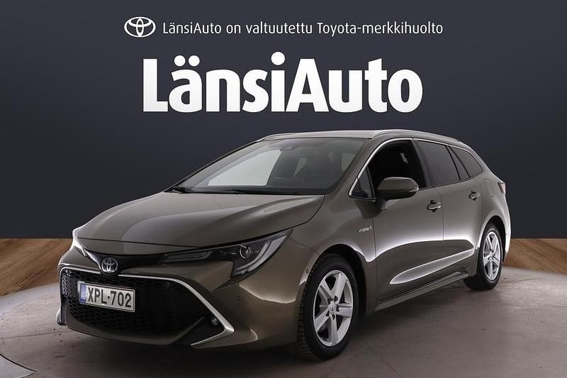Käytetty Toyota Corolla Plus 184 HP (135 kW) 2021 Ruskea Farmari