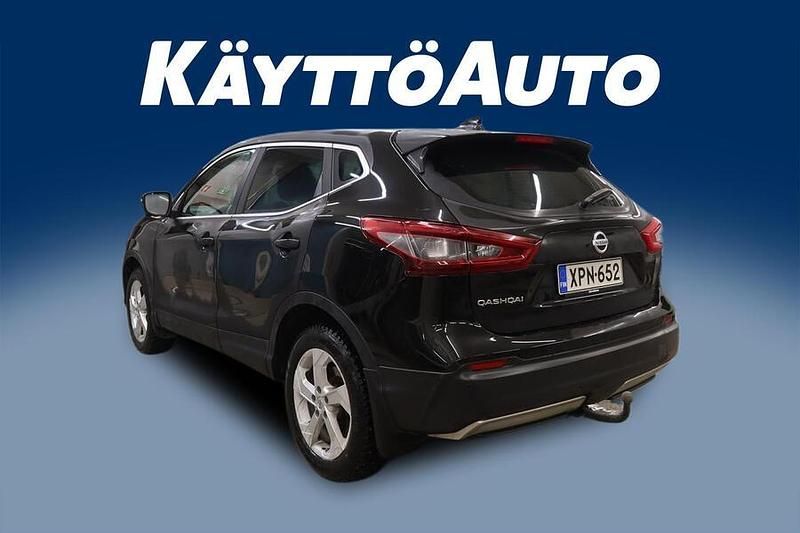 Käytetty Nissan Qashqai N-Connecta 158 HP (116 kW) 2021 Musta Katumaasturi