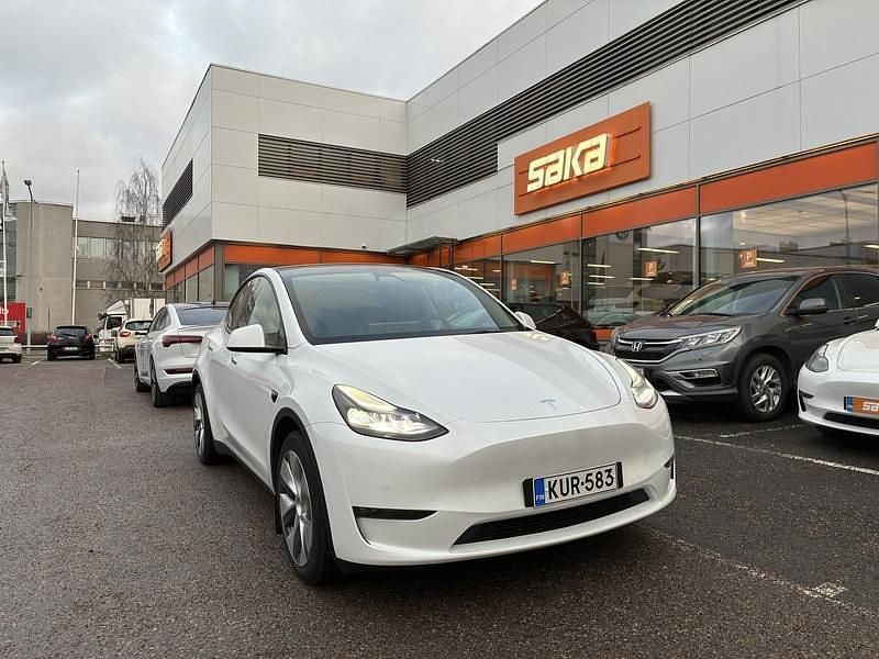Käytetty 2023 Tesla Model Y Katumaasturi | 30 990 € (Hyvä tarjous) - Kuva 1/4