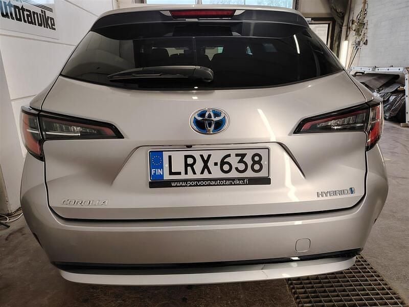 Käytetty Toyota Corolla Edition 122 HP (89 kW) 2022 Hopea Farmari