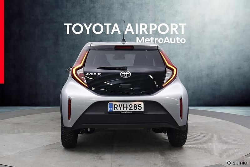 Käytetty Toyota Aygo X Multidrive S 72 HP (52 kW) 2023 Hopea Katumaasturi