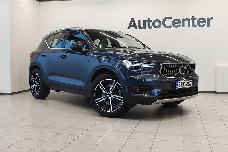 Sininen Käytetty 2020 Volvo XC40 Business Edition Katumaasturi | 30 800 € (Perustarjous) - Kuva 1/4