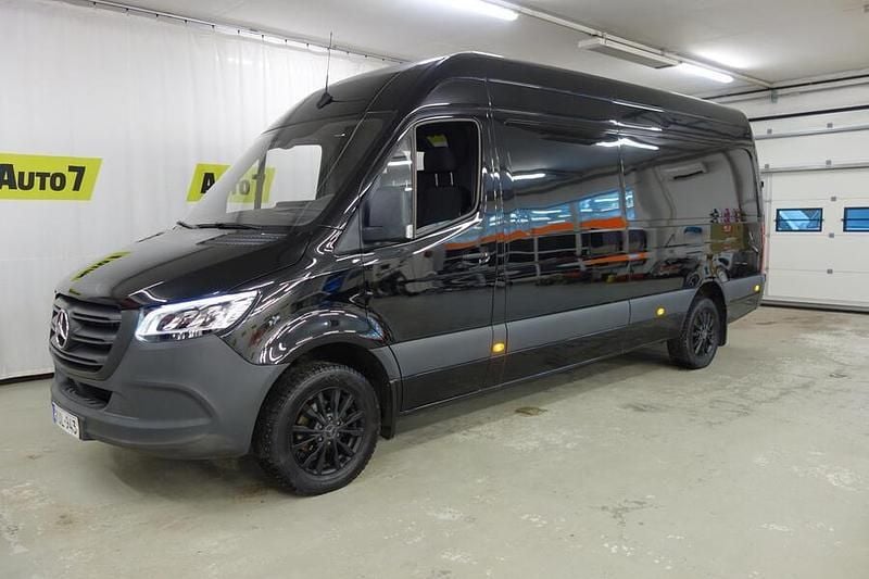 Musta Käytetty 2022 Mercedes Sprinter Van | 49 890 € (Perustarjous) - Kuva 1/4