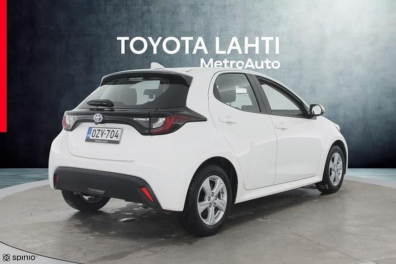 Käytetty Toyota Yaris Hybrid Active 116 HP (85 kW) 2023 Viistoperä