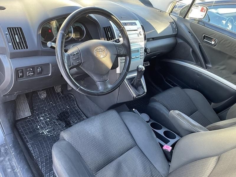 Käytetty Toyota Corolla Verso Sol 129 HP (94 kW) 2008 Tila-auto