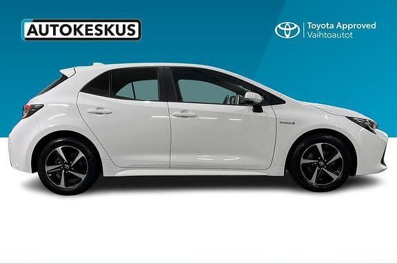 Käytetty Toyota Corolla Active 121 HP (88 kW) 2020 Valkoinen Viistoperä