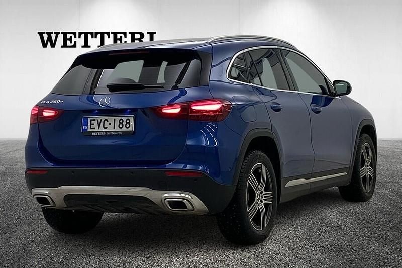 Käytetty Mercedes GLA250 163 HP (119 kW) 2024 Sininen Katumaasturi