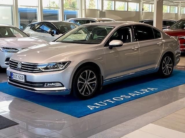 Hopea Käytetty 2017 VW Passat Comfortline Sedan | 20 900 € (Perustarjous) - Kuva 1/4