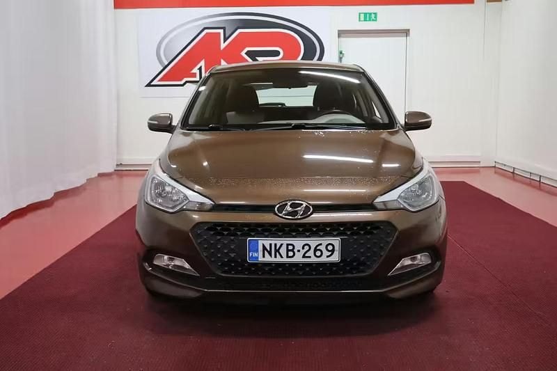 Käytetty Hyundai i20 Classic 75 HP (55 kW) 2015 Viistoperä