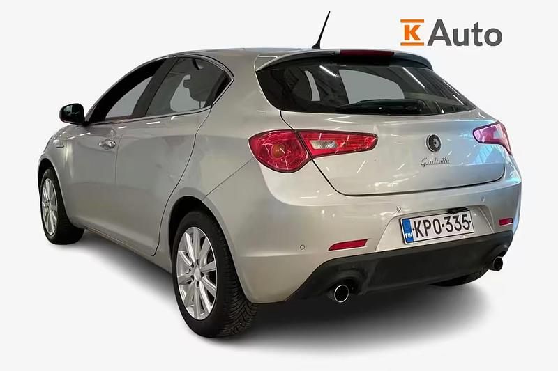 Käytetty Alfa Romeo Giulietta 140 HP (102 kW) 2011 Viistoperä