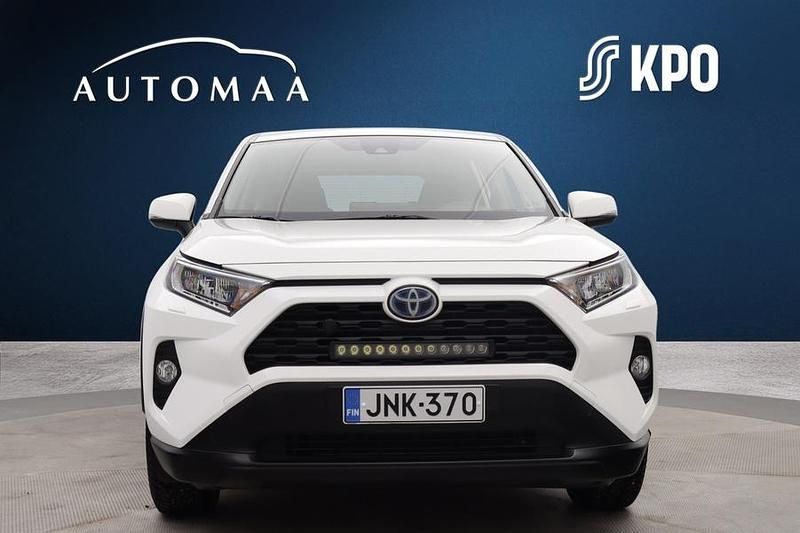Käytetty Toyota RAV4 Hybrid Active 178 HP (130 kW) 2021 Valkoinen Katumaasturi