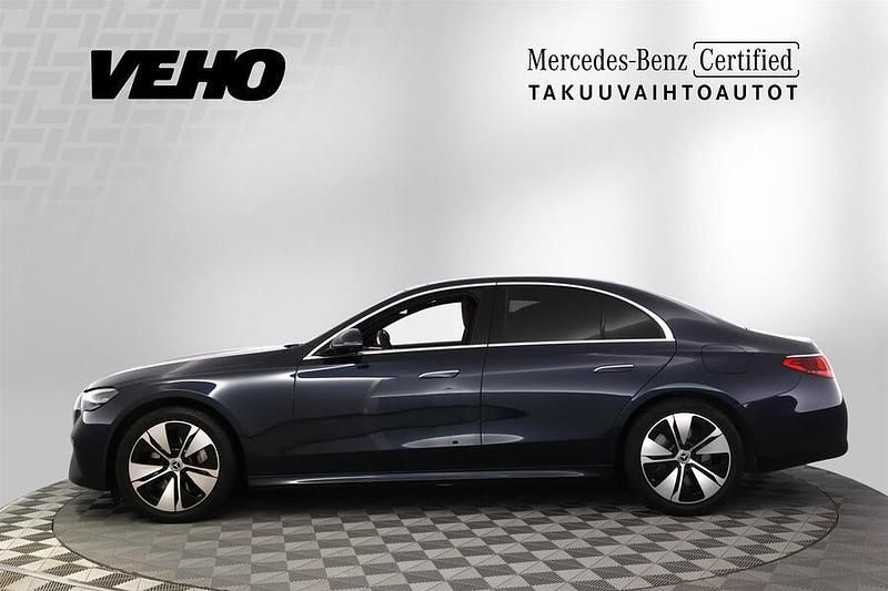 Käytetty Mercedes E300 Premium 313 HP (230 kW) 2024 Sininen Sedan