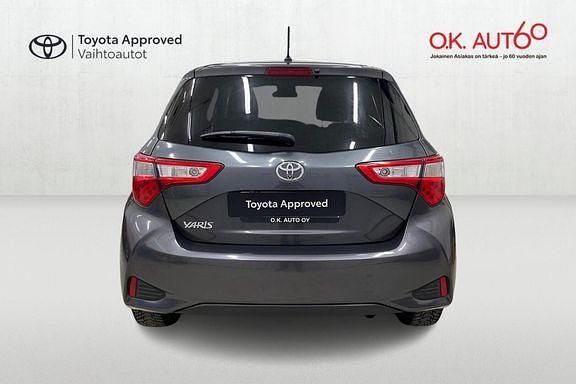 Käytetty Toyota Yaris Multidrive S 112 HP (82 kW) 2019 Harmaa Viistoperä