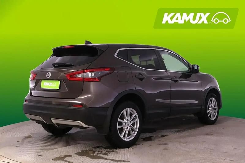 Käytetty Nissan Qashqai N-Connecta 116 HP (85 kW) 2018 Katumaasturi