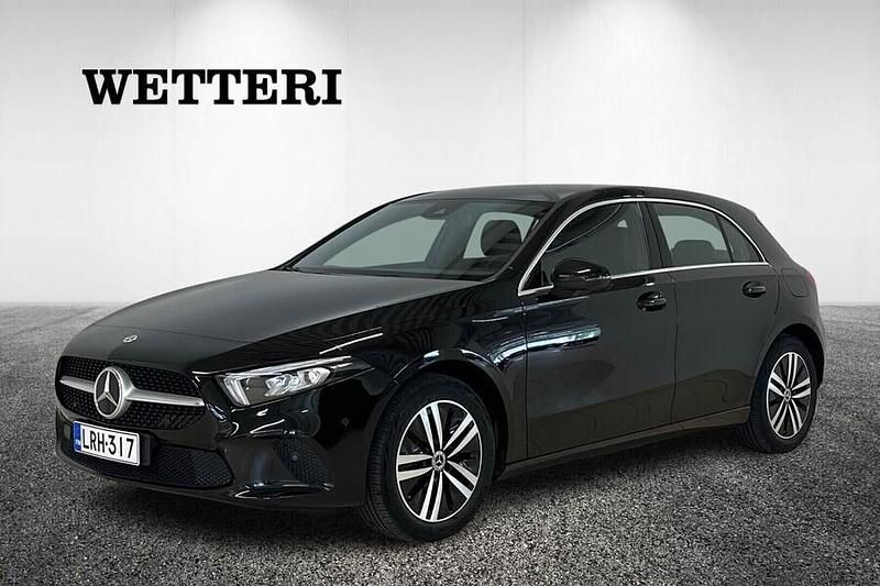 Musta Käytetty 2022 Mercedes A250 Business Viistoperä | 25 800 € (Perustarjous) - Kuva 1/1