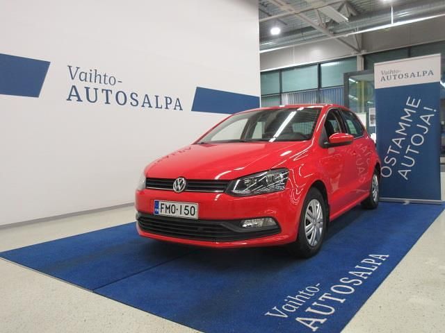 Käytetty VW Polo Trendline 75 HP (55 kW) 2016 Punainen Viistoperä